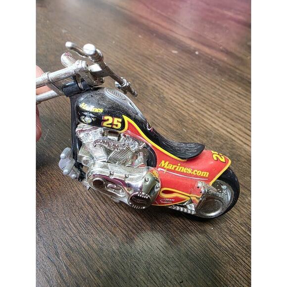 Matchbox - Harley Davidson - 1:64 Diecast Motorcycle Marines 25 Chopper - Picture 4 of 16